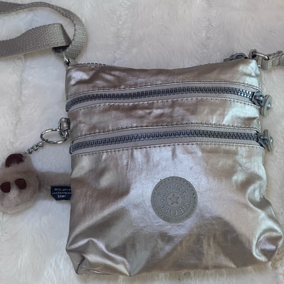 Kipling Shimmering silver bag - Picture 1 of 7